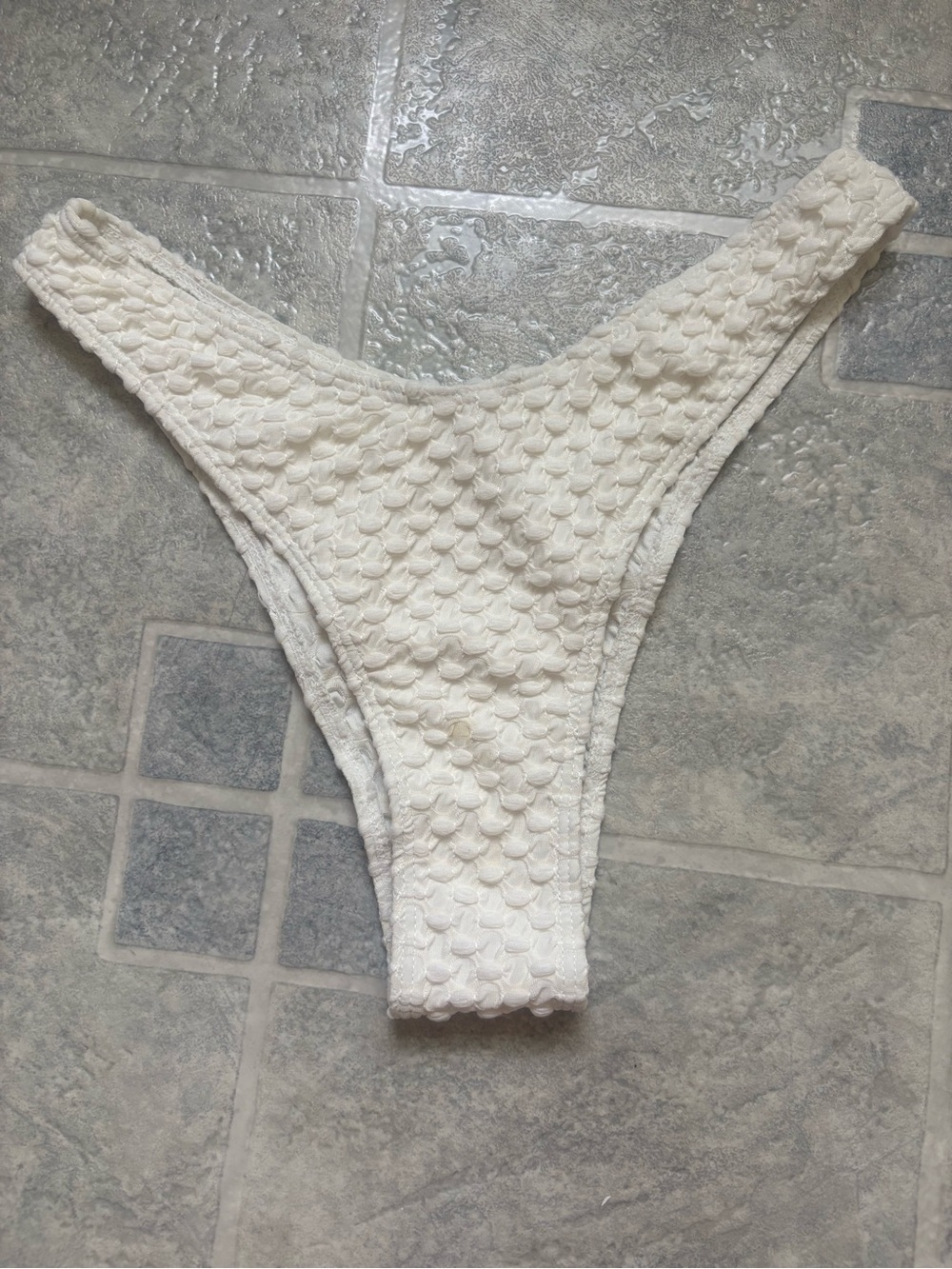 SHEIN Cream Textured Bandeau Bikini Set with Knot Detail - Picture 2 of 8